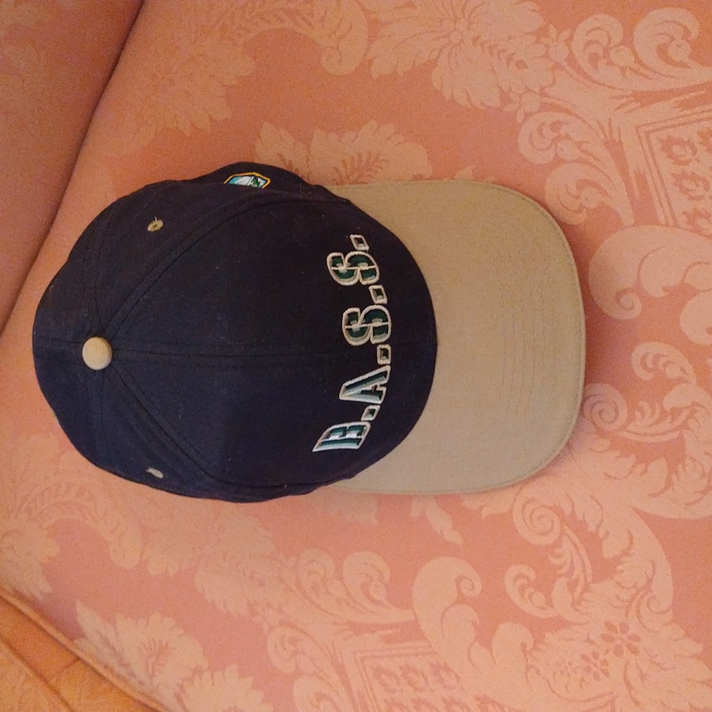 VGUC. Bass Baseball cap.